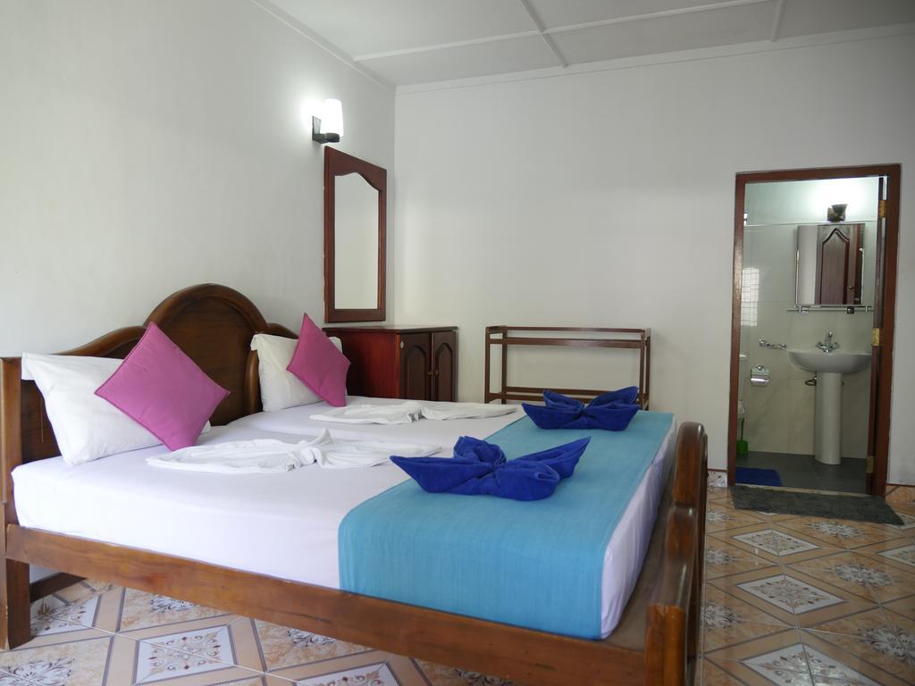 Ocean View Tourist Guest House At Negombo Beach Near The Airport Экстерьер фото